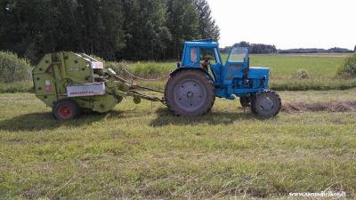 MTZ ir Claas Rollant 44